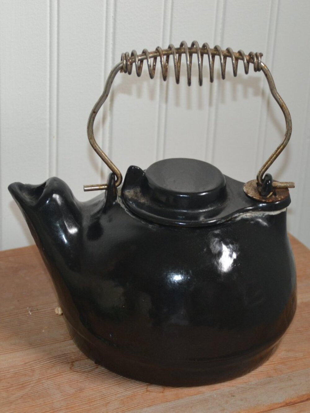 Antique Vintage Smaller Cast Iron Kettle Swivel Lid Wire Handle